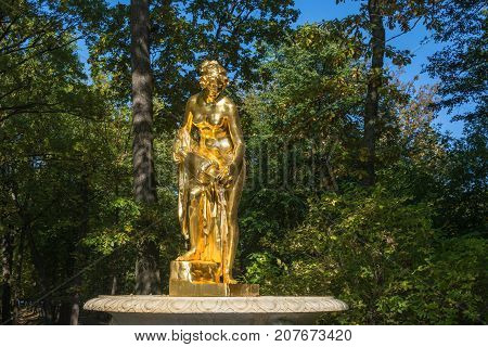 Fountain Of Danaid In The Autumn Sunny Day On September 28, 2017 In Peterhof, Russia.