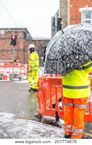 Snow covers England streets during short winter
