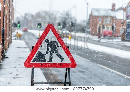 Snow covers England streets during short winter