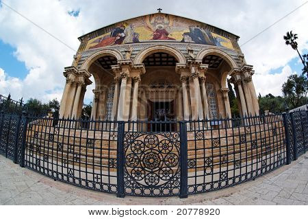 Fisheye view ja Church of All Nations Jerusalemissa