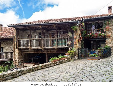 Barcena Mayor, Cabuerniga Valley, With Typical Stone Houses Is One Of The Most Beautiful Rural Villa