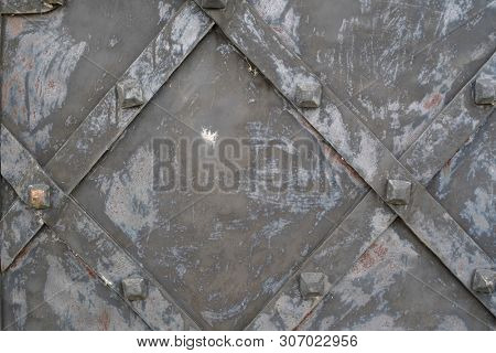 Background with the image of a melal gates