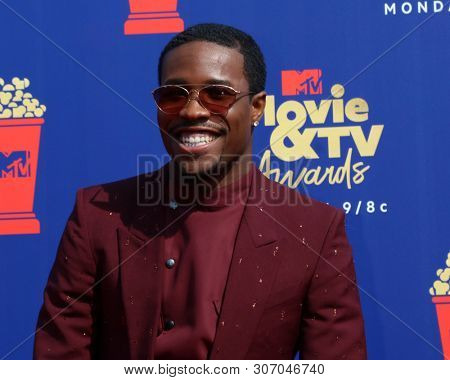 LOS ANGELES - JUN 15:  Shameik Moore at the 2019 MTV Movie & TV Awards at the Barker Hanger on June 15, 2019 in Santa Monica, CA