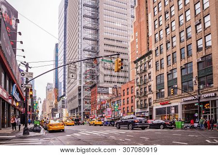 New York, Streets. High Buildings, Cars And Cabs