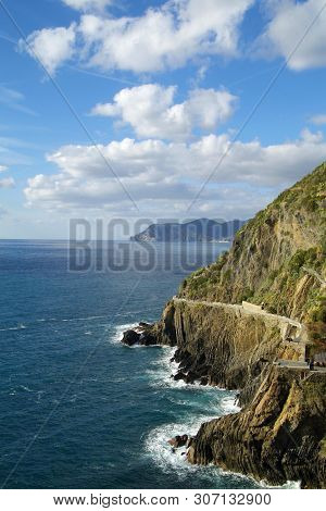 Cinque Terre, Italy - Nov 11, 2006: Buildings In The City Of Riomaggiore. It Is One Of The Five Famo