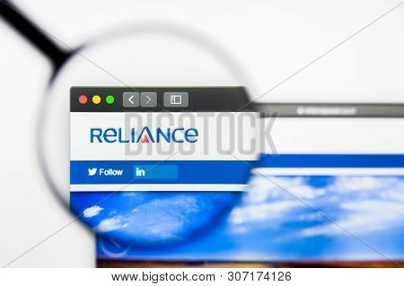 New York, New York State, Usa - 18 June 2019: Illustrative Editorial Of Reliance Power Website Homep