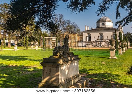 London, Uk - Mar 31, 2019 : In The Back Of Chiswick House On West London, Uk. Chiswick House Is A Ma