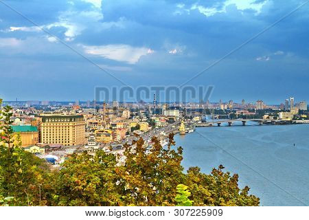 Panorama Of Kiev From The Mountain In Khreshchaty Park