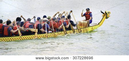 Arlington,texas - June 15,2019 - Dragon Boat Race At Lake Viridian. Showing One Of The Dragon Boats 