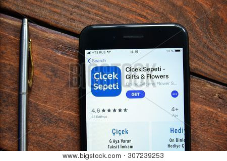 Stavropol, Russian Federation. June 19, 2019. Smartphone With Mobile Application Cicek Sepeti - Gift
