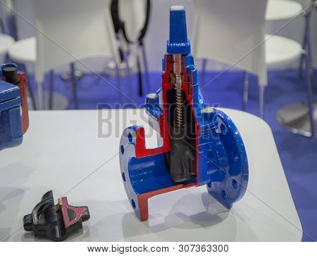 Cut-away Gate Valve Show Section Of Parts Inside