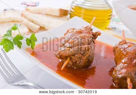 Et nağmeleme beyaz yemek üzerine.