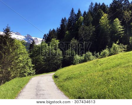 Road And Walk Through The Wagital Valley And By The Wagitalersee Or Waegitalersee Alpine Lake, Inner