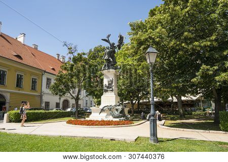 Budapest, Hungary. July 2 2018.   A View Of The Statue Of Szabad Hazaert