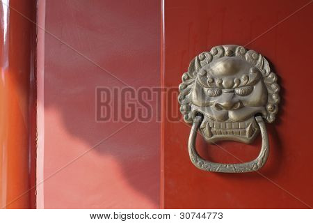 puerta China roja