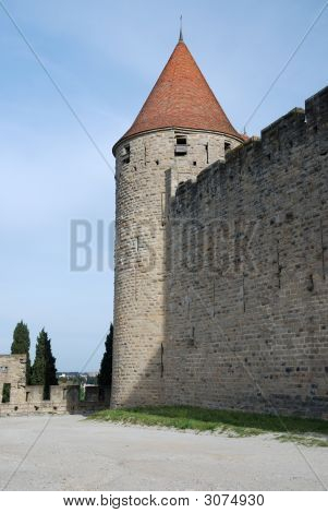 Vysoká věž a obranné zdi z Carcasson, Francie