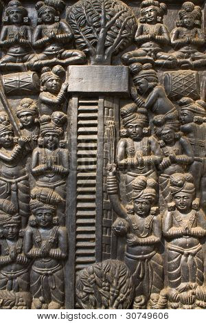 Scultura murale In Wat Umong