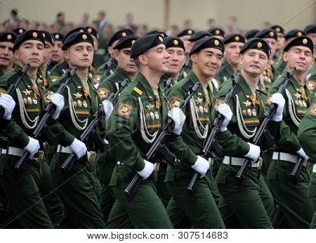 Moscow, Russia - May 9, 2019:soldiers Of The 4th Guards Tank Cantemir Division During The Parade On 