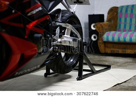 Krasnoyarsk, Russia - May 30, 2019: Red And Black Sportbike Honda Cbr 600 Rr 2005 Pc37 In The Garage