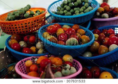 Tomato (ma-keua-tayt, Ma-keua-som), Turkey Berry
