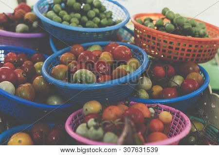 Tomato (ma-keua-tayt, Ma-keua-som), Turkey Berry