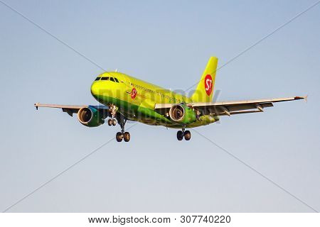 Moscow, Russia - June 20, 2019: Aircraft Airbus A319-114 Vp-btw Of S7 Siberia Airlines Landing At Do