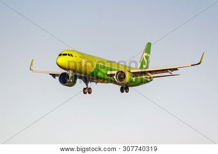 Moscow, Russia - June 20, 2019: Aircraft Airbus A321-271n Vq-bdi Of S7 Siberia Airlines Landing At D