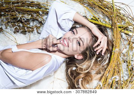 Art Photo. Fairy Tale Picture - Beautiful An Sexymodel Girl With Gentle Makeup In Fashionable Lace L