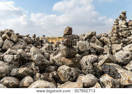 The Remnants Of The Megalithic Complex Of The Early Bronze Age  - Wheels Of Spirits - Rujum Al-hiri 