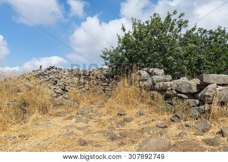The Remnants Of The Megalithic Complex Of The Early Bronze Age  - Wheels Of Spirits - Rujum Al-hiri 