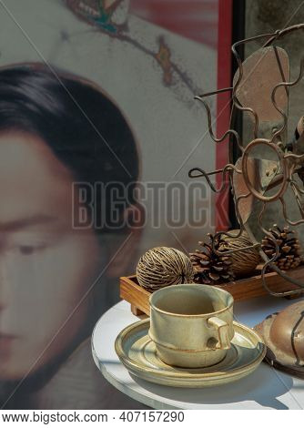 Bangkok, Thailand - 06 Feb 2021 : Ceramic Mug Handmade In Chinese Retro Style Room With Old Ruins Ce