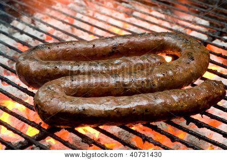 Tradtional sud africaine Braai Barbecue Borewors saucisses sur le feu