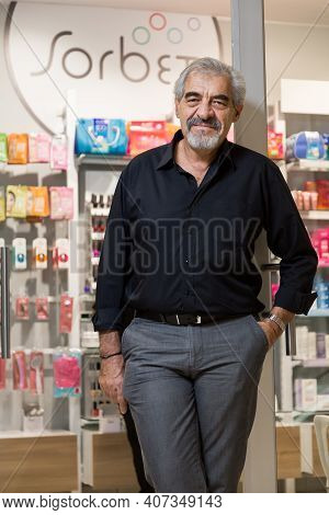 Serial Entrepreneur Ian Fuhr Inside One Of His Beauty Salon Stores