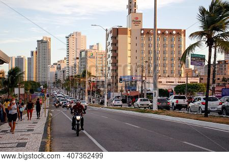 Natal, Rio Grande Do Norte, Brazil - January 18, 2021: Movement Of Pedestrians And Automobiles On Av