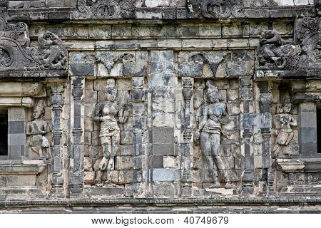 Candi sárí (také známý jako Candi Bendah) buddhistický chrám Prambanan údolí na Java. Indonésie. Bu