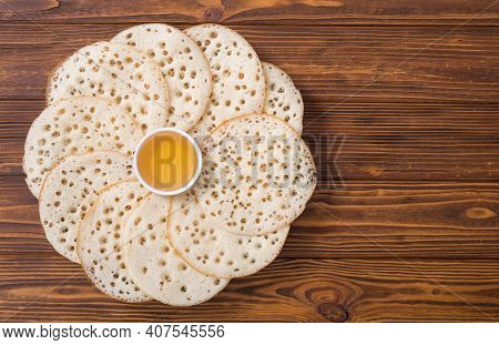 Moroccan Traditional Eating . Pancakes With Honey