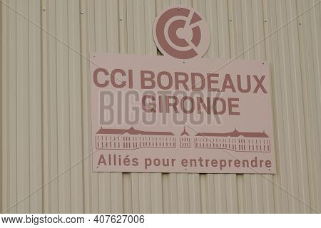 Bordeaux , Aquitaine France - 02 05 2021 : Chambre De Commerce Et D'industrie Cci  Logo And Sign Tex