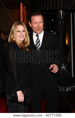 LOS ANGELES - JAN 7: Robert Patrick megérkezik a 