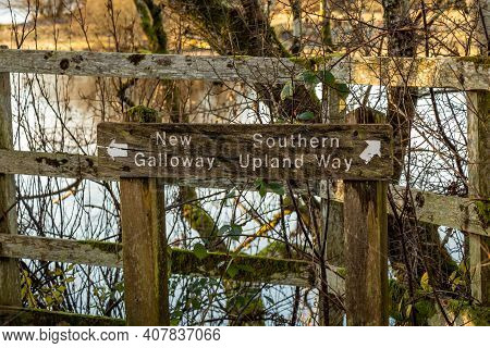 Old Wooden Countryside Sign Showing Directions To New Galloway And The Southern Upland Way, Dalry, G