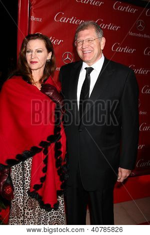 LOS ANGELES - JAN 5:  Leslie Zemeckis, Robert Zemeckis arrives at the 2013 Palm Springs International Film Festival Gala  at Palm Springs Convention Center on January 5, 2013 in Palm Springs, CA