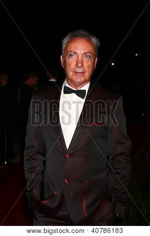 LOS ANGELES - JAN 5: Udo Kier přijíždí na 2013 Palm Springs International Film Festival Gala na