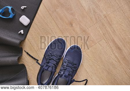 Concept Healthy Lifestyle Outfit, Sport And Diet. Top View, Text Space. Athlete\'s Set. Flat Lay Com