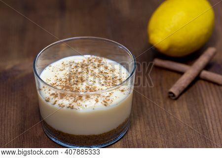 Puddings Cream Flavored With Cinnamon