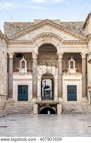 Split, Croatia - Aug 15, 2020: Empty Square At Diocletian Palace In Early Morning Sunrise