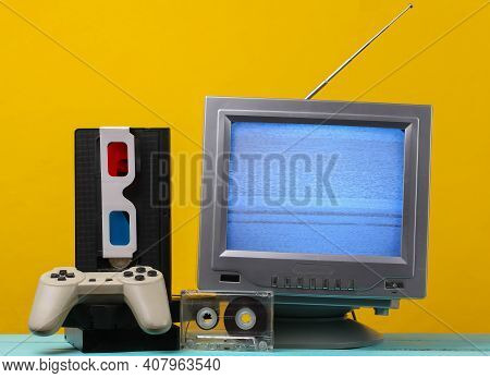 Retro Media, Entertainment 80s. Antenna Old-fashioned Retro Tv Receiver, Anaglyph Stereo Glasses, Au