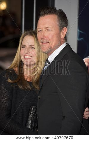 LOS ANGELES, CA - január 7-én: Robert Patrick megérkezik a premierje a gengszter csapatot Grauman's c