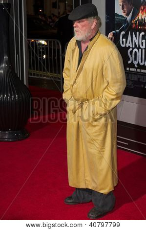LOS ANGELES, CA - 7. ledna: Nick Nolte přijíždí na premiéře Gangster Squad v Grauman Chine