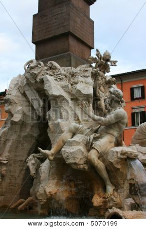 Roms Piazza Navona Fontana Del Fiumi Statue