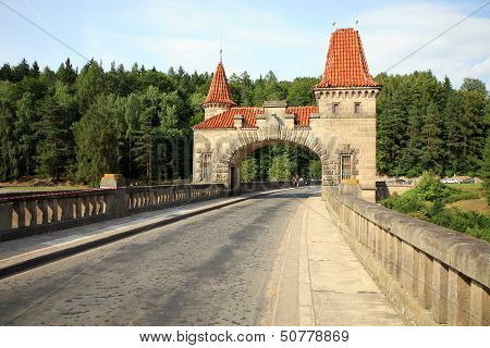 Dam Les Kralovstvi in Bï¿½lï¿½ T?emeï¿½nï¿½, Czech Republic
