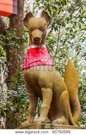 Kitsune sculpture at Fushimi Inari-taisha shrine in Kyoto